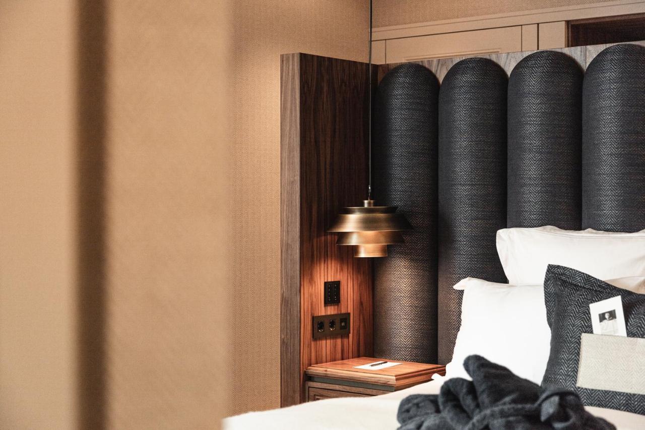Hotel 717 أمستردام المظهر الخارجي الصورة A bedroom at the hotel
